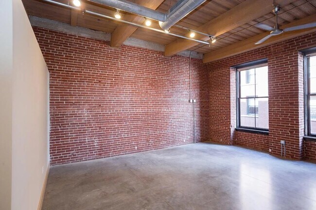 Building Photo - 1209 Washington Ave