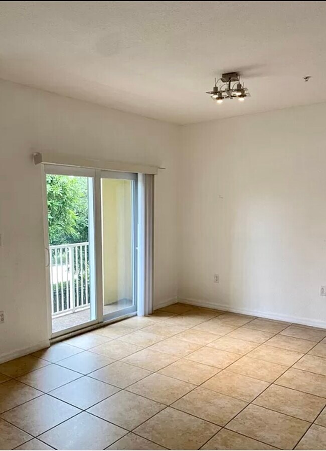 Building Photo - 8899 NW 107th Ct