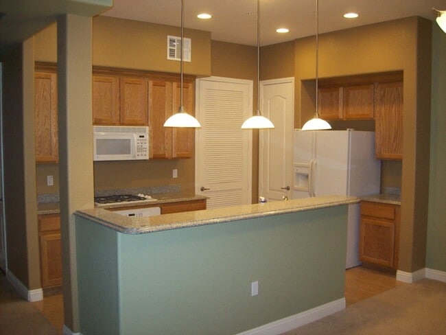 Building Photo - 50 E Serene Ave