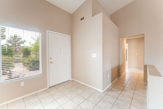 Building Photo - Sun City Summerlin 2 bedroom and 2 bathroom in a  55 and older Neighborhood
