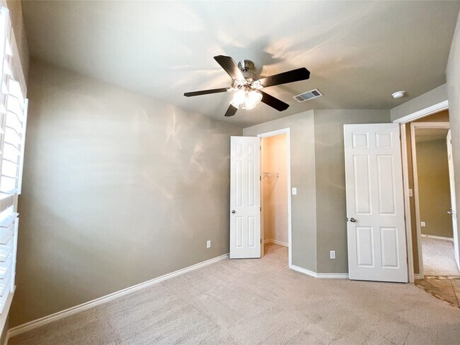 Building Photo - 2605 Tumbling River Dr