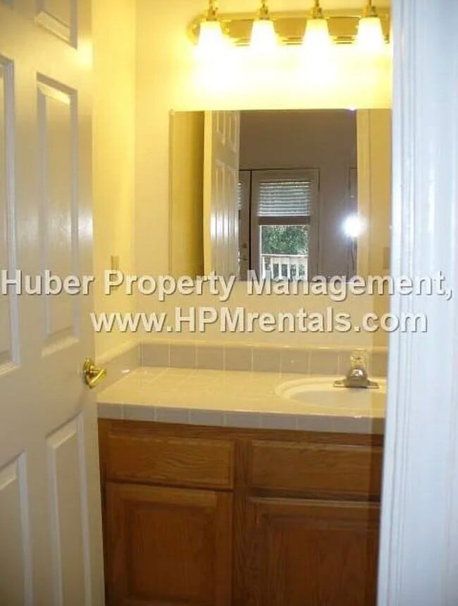 Building Photo - Spacious two-story home featuring 3 bedrooms and 2.5 baths