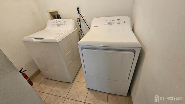 Building Photo - 405 Cobblestone Ct