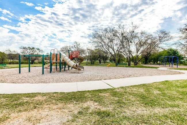 Building Photo - 6612 Friendsway Dr