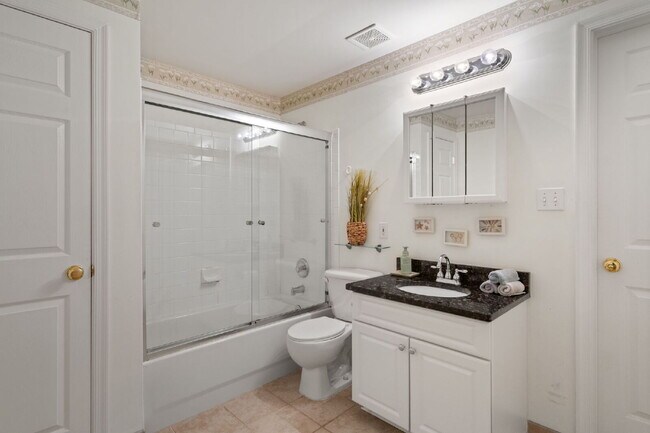 Building Photo - ***Amazing opportunity to rent this beauti...