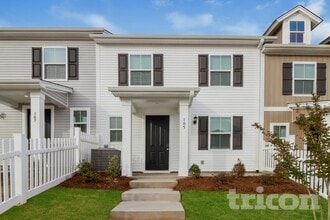 Building Photo - 804 Simpson Farm Rd