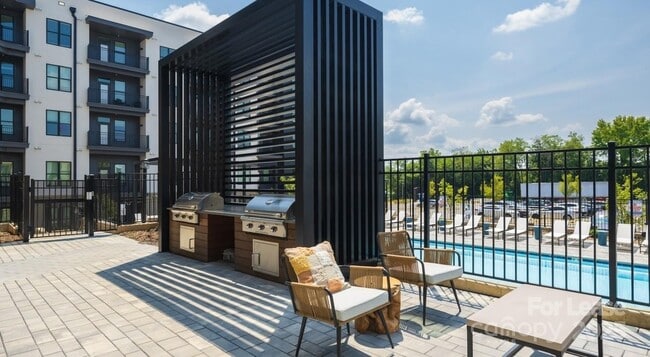 Building Photo - 2314 Berryhill Rd