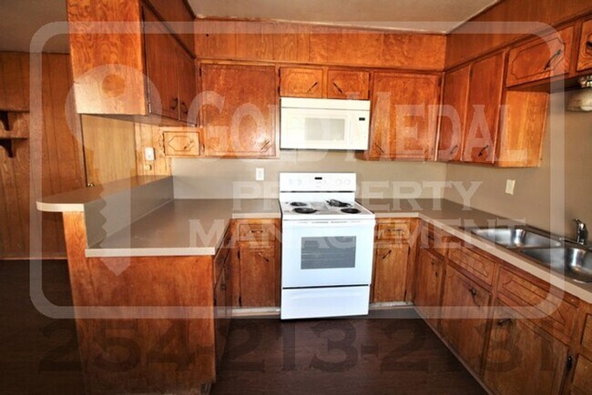 Building Photo - 803 Pecan Cir