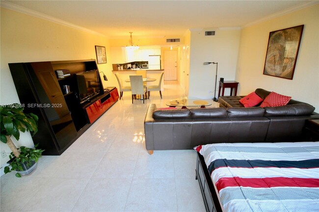 Building Photo - 2501 S Ocean Dr