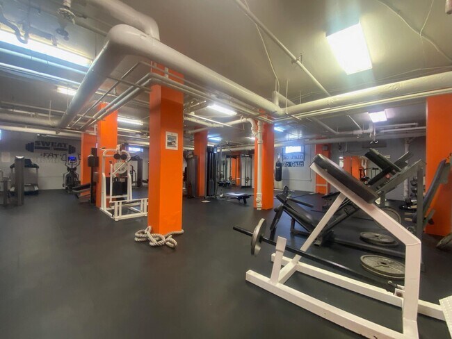 Building Photo - 10 Huron Ave