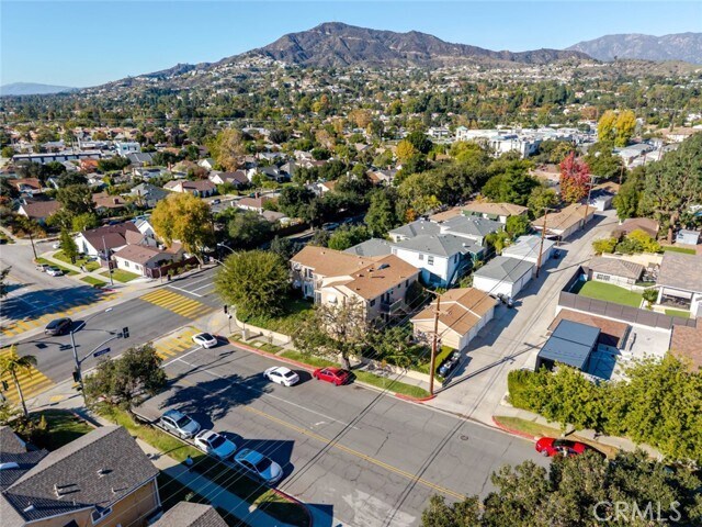 Building Photo - 1305 E Glenoaks Blvd