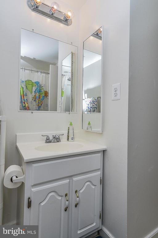 Building Photo - 8291 Raindrop Way