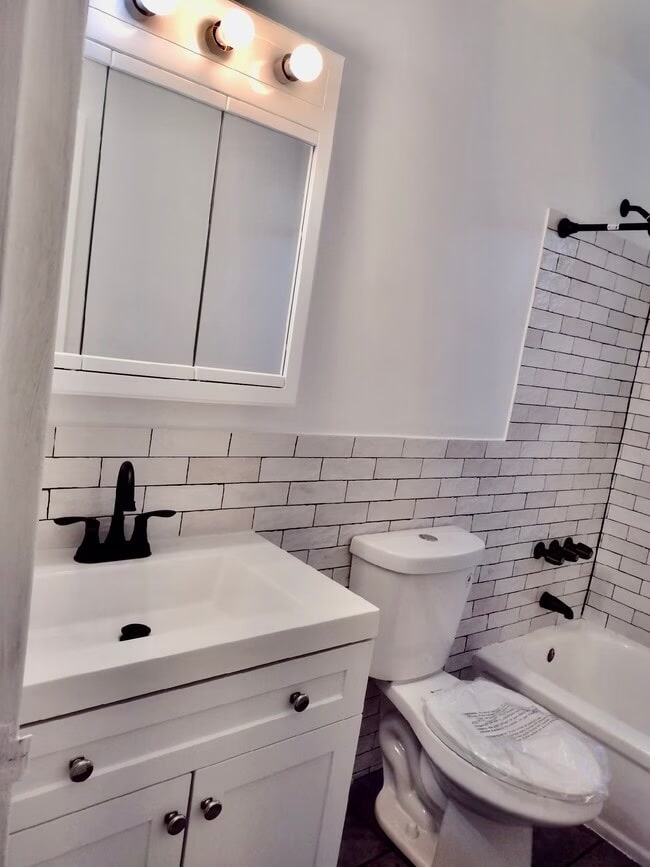 Building Photo - 54 Willett Ave