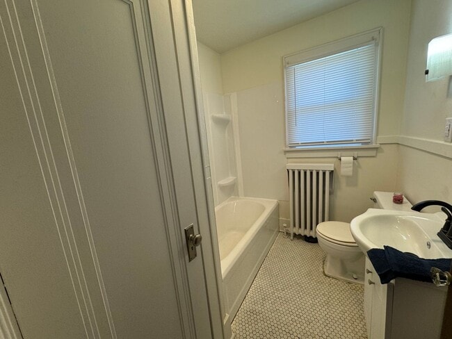 Building Photo - Old Charm, New Shine — Spacious 4 Bed Home...