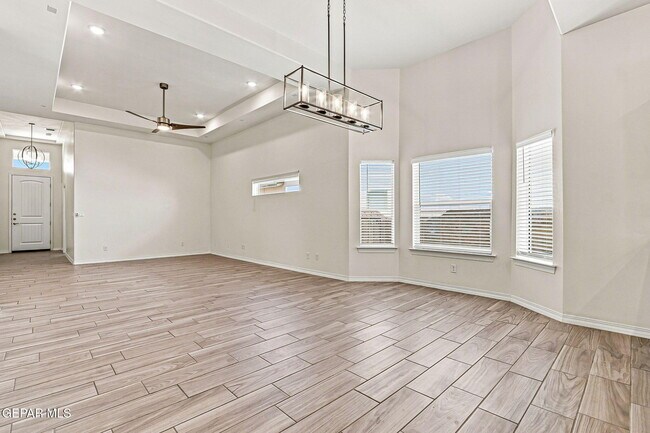 Building Photo - 13253 Coldham St