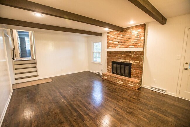 Building Photo - 128 Seneca Ln