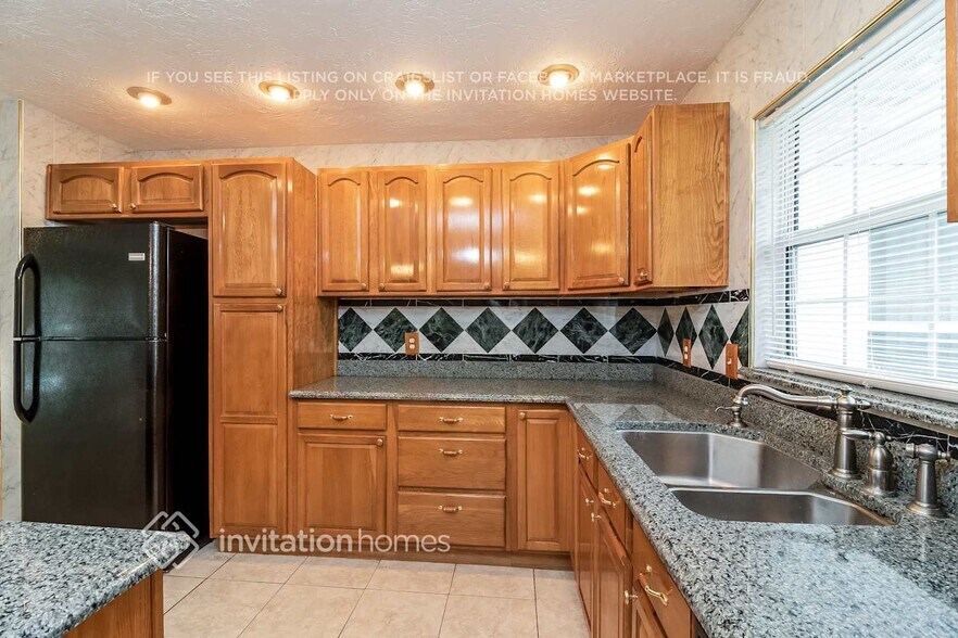 Building Photo - 1007 Ell Way