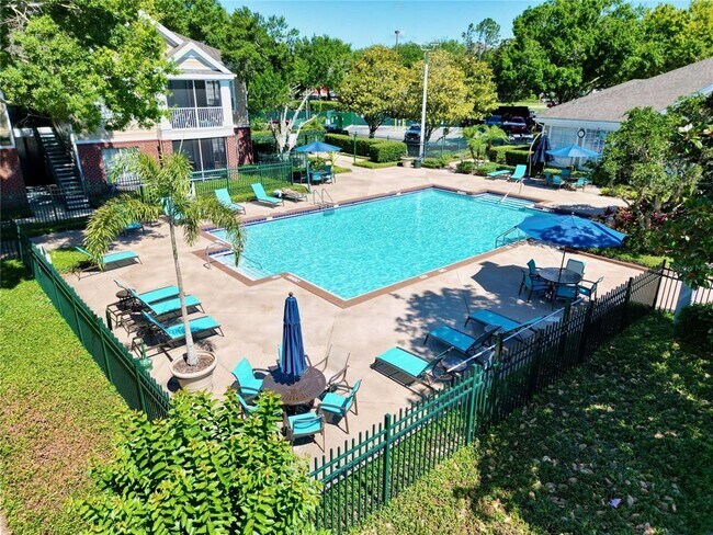 Building Photo - 13025 Mulberry Park Dr