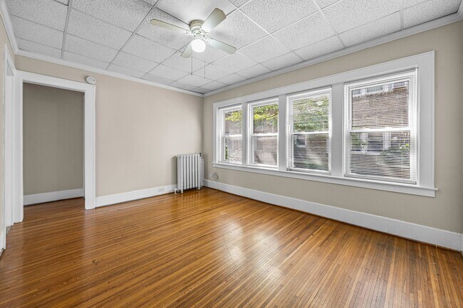 Building Photo - 1615-1625-1625 East Ave