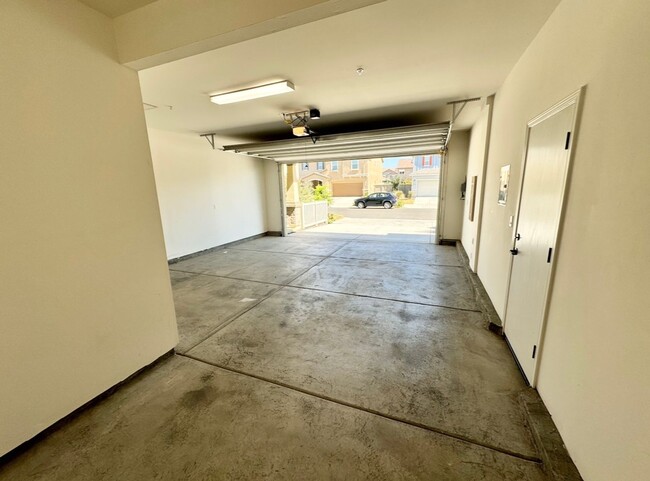 Building Photo - Beautiful home in Springlake!!