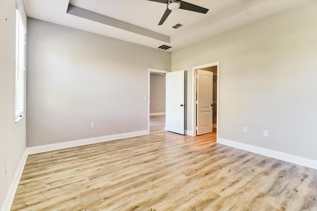 Building Photo - 1856 Napoli Dr