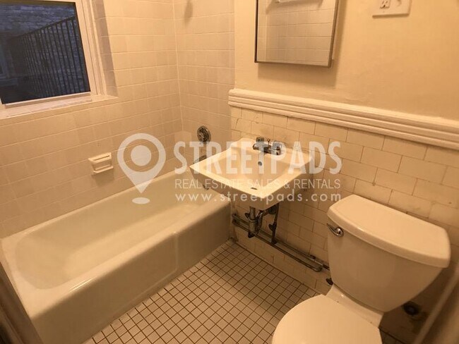 Building Photo - 1 bedroom in Boston MA 02215