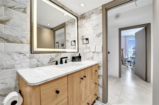 Building Photo - 19667 Turnberry Way