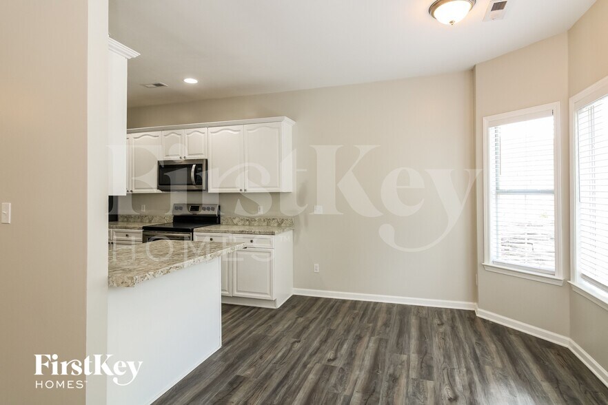 Building Photo - 640 Old Cahaba Dr