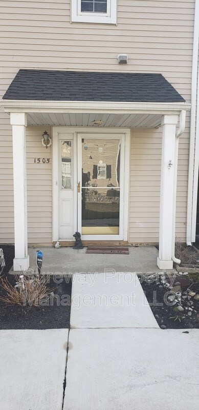 Primary Photo - 1505 Saxony Dr