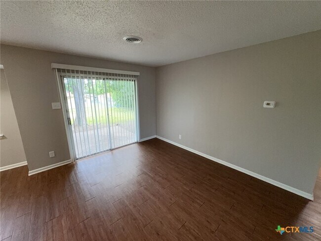 Building Photo - 1205 Kathey Dr