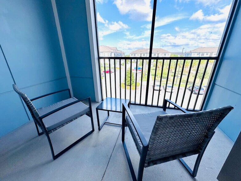 Building Photo - 9268 Vintage Hills Way