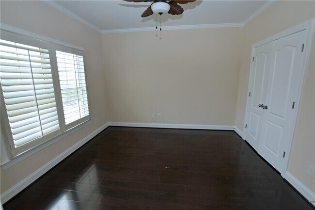 Building Photo - 76 Creekside Park Dr