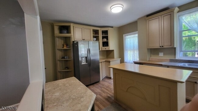 Primary Photo - 157 E Blackwell St