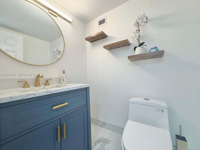 Building Photo - 3800 S Ocean Dr