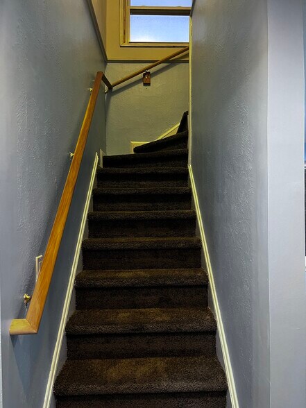 Stairs to Masterbedroom - 13024 Bellaire Rd