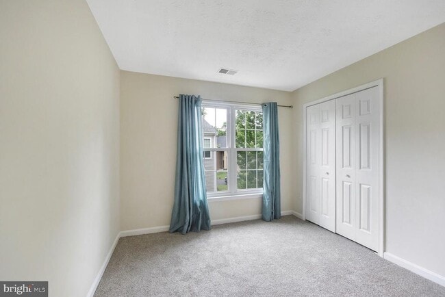 Building Photo - 46525 Hollymead Pl