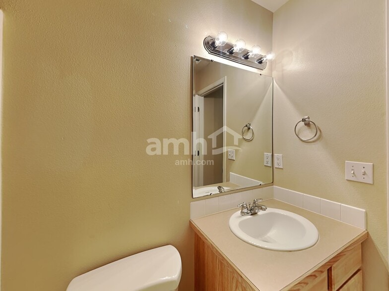 Building Photo - 9417 W Hearthside Dr