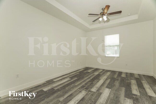 Building Photo - 301 Cimarron Ct