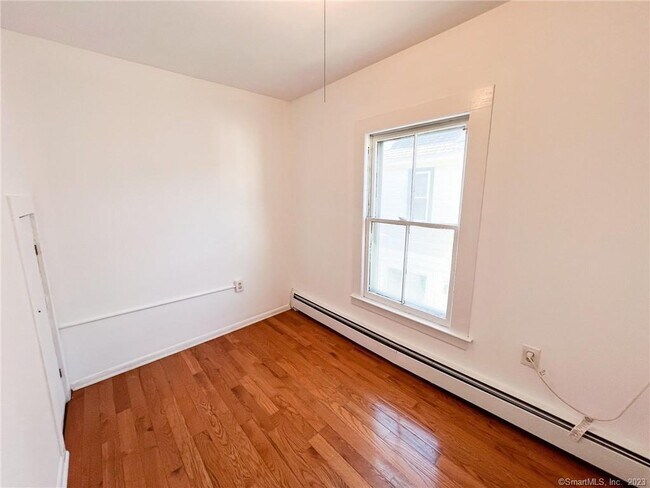 Building Photo - 12 Blackall Rd