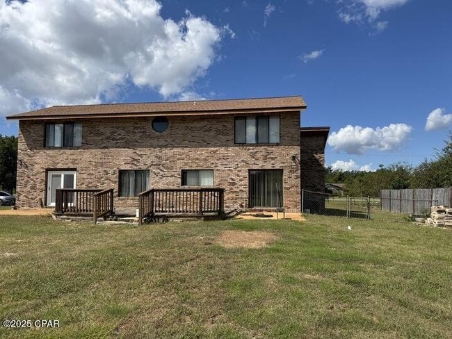 Building Photo - 833 W Pierson Dr