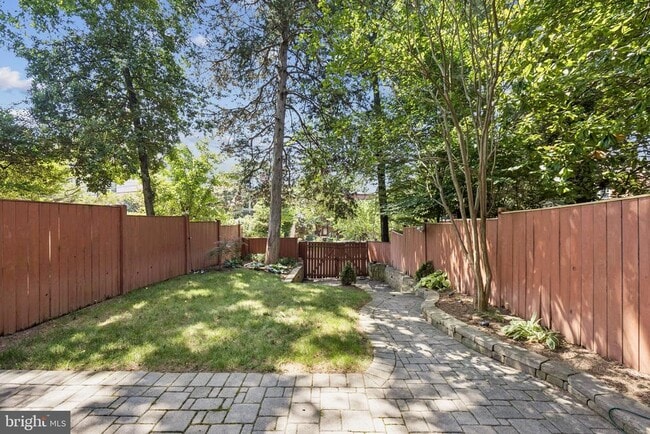 Building Photo - 4434 Volta Pl NW