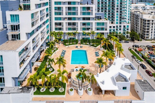 Building Photo - 350 NE 24th St