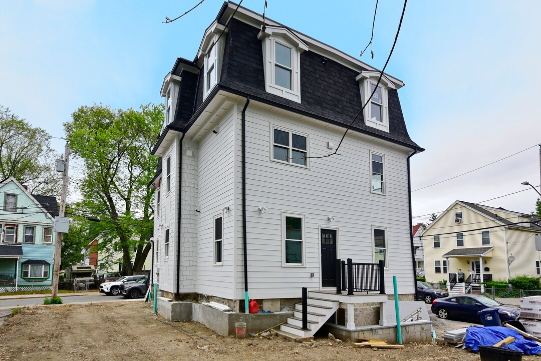 Building Photo - 116 Evans St
