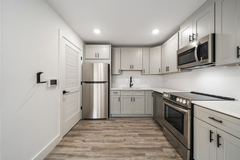 Building Photo - 242 Spring St