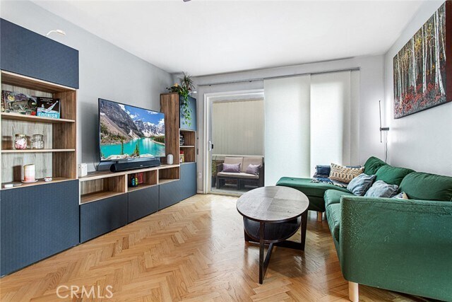 Building Photo - 1534 E Wilson Ave