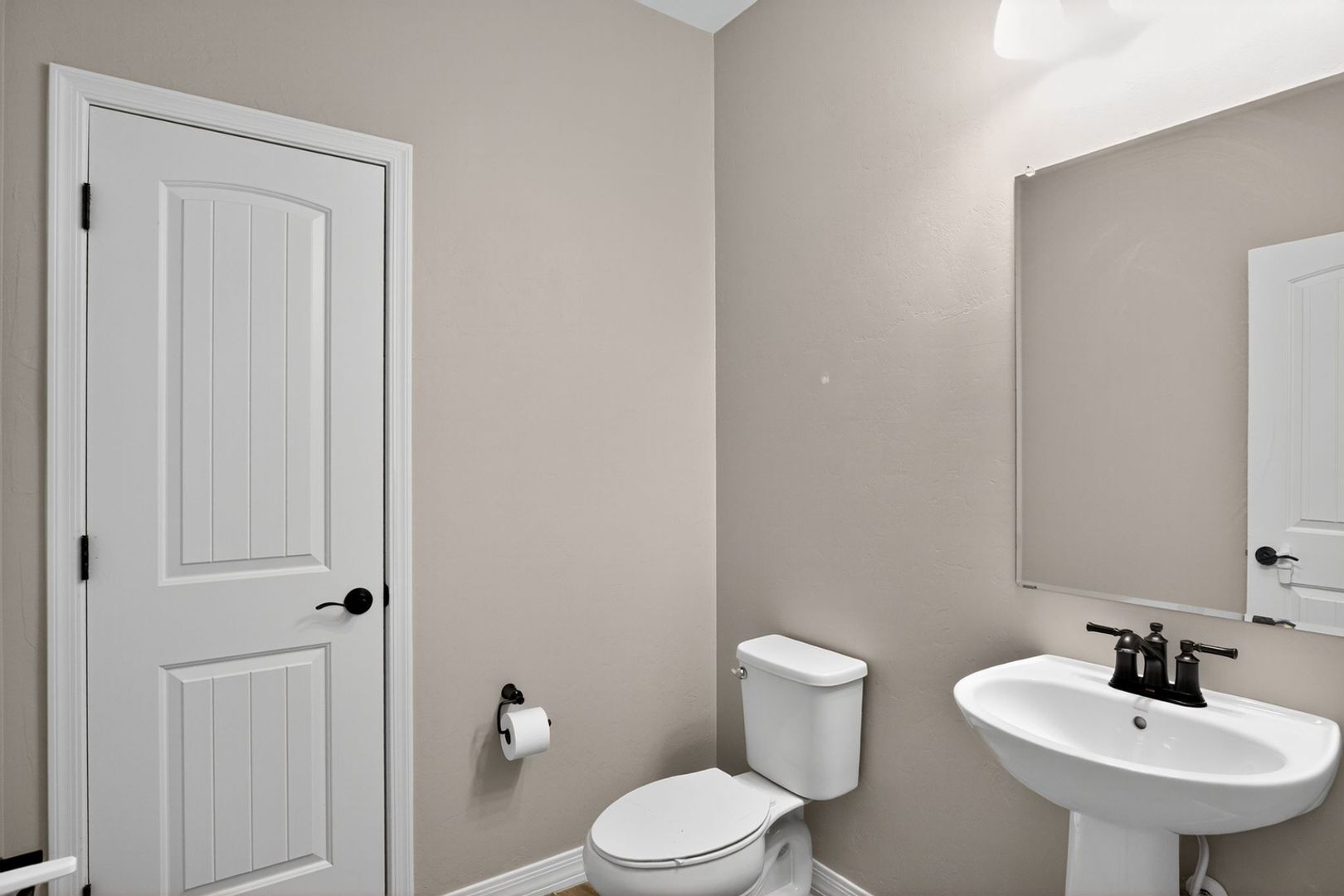 Building Photo - 13861 E Red Oaks Dr
