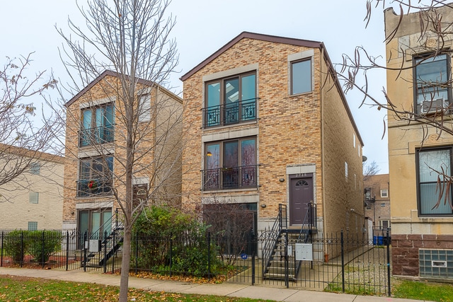 Primary Photo - 2715 W Washington Blvd