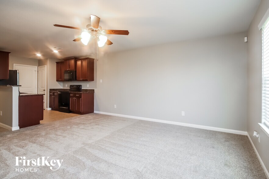 Building Photo - 2321 Nautica Terrace