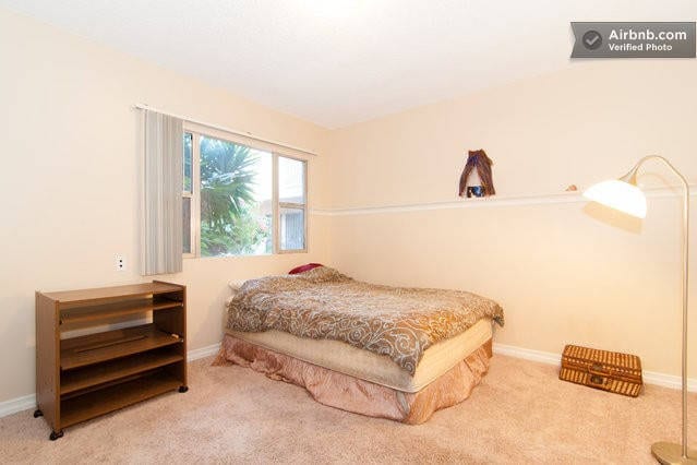 your private room with your own lock - 640 Elm Ave