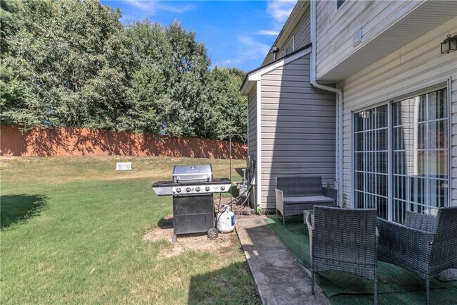 Building Photo - 2713 Ashleigh Ln